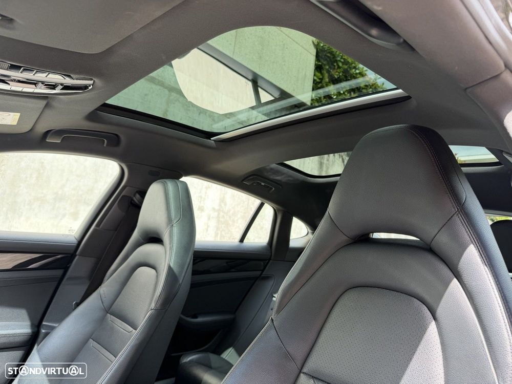 Porsche Panamera 4 E-Hybrid Platinum Edition - 15