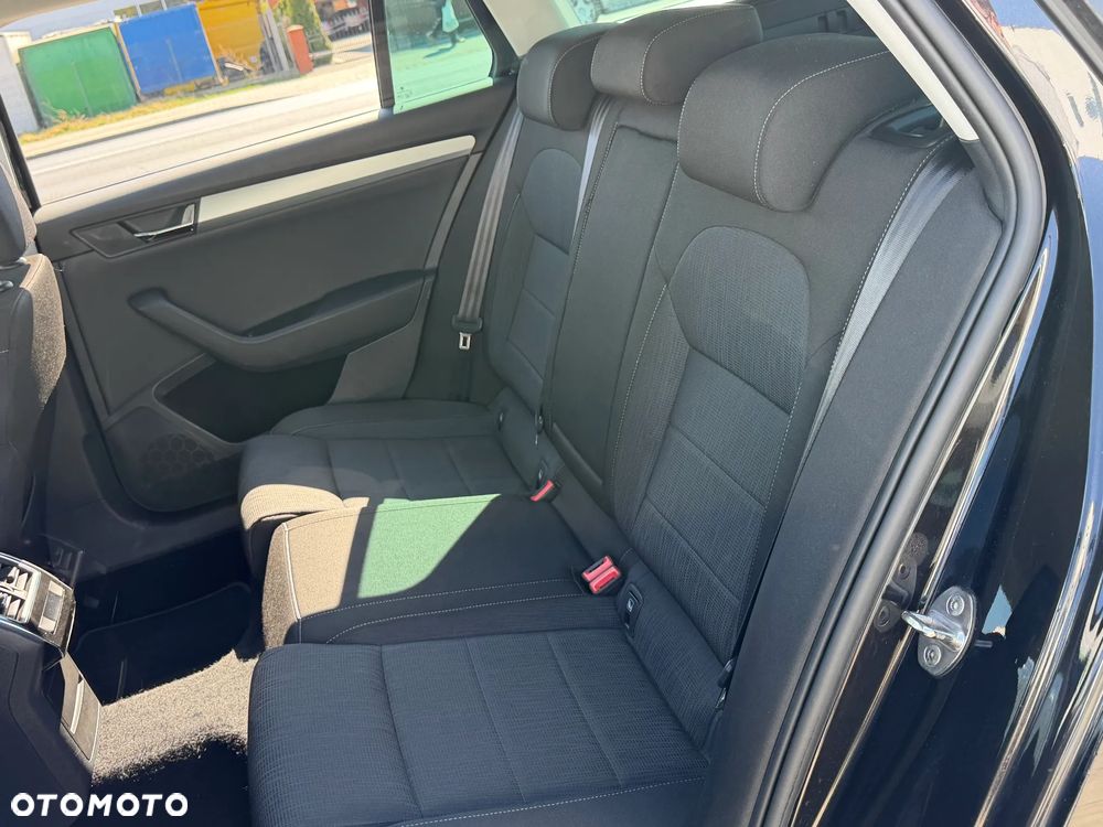 Skoda Superb 1.6 TDI GreenLine - 20