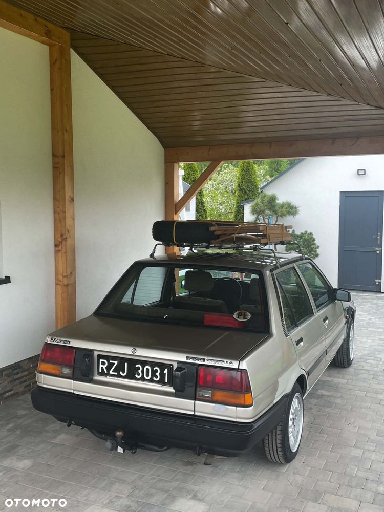 Toyota Corolla - 2