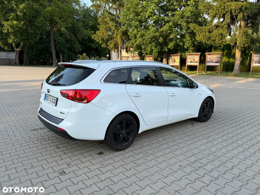 Kia Ceed - 14
