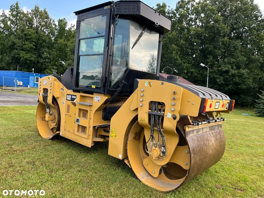 Caterpillar CB44B - 4