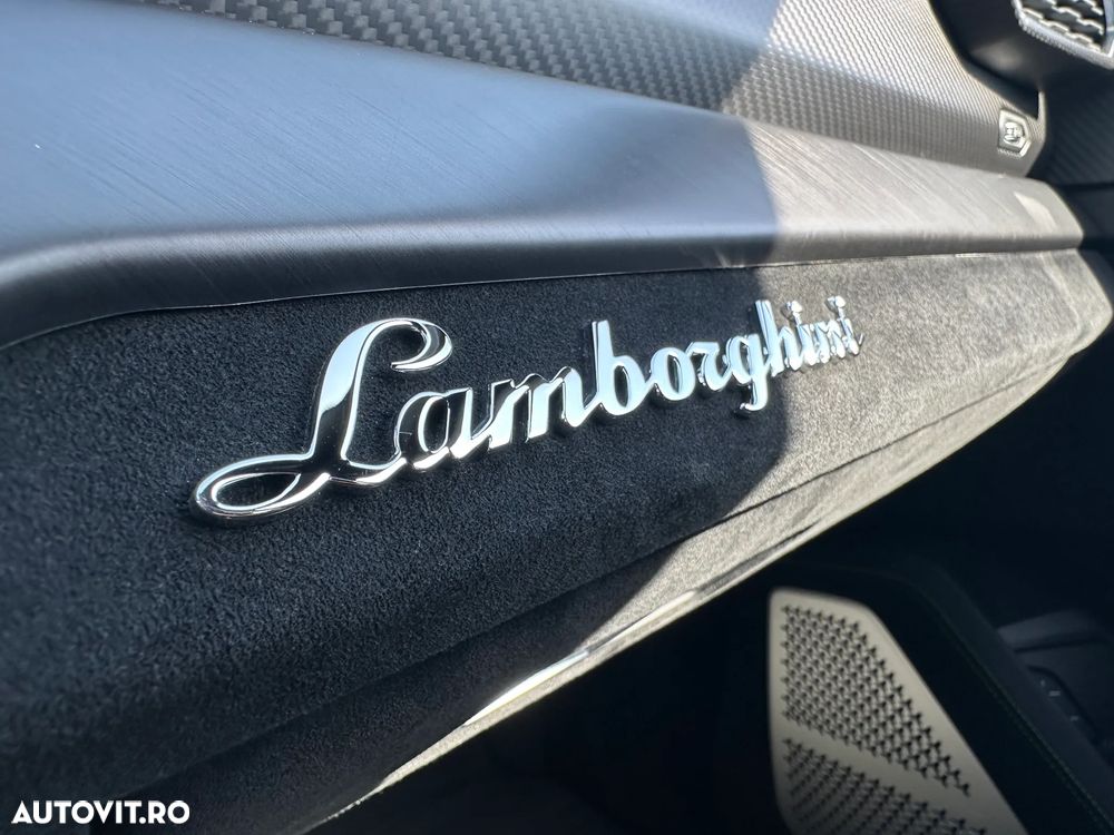 Lamborghini URUS - 12