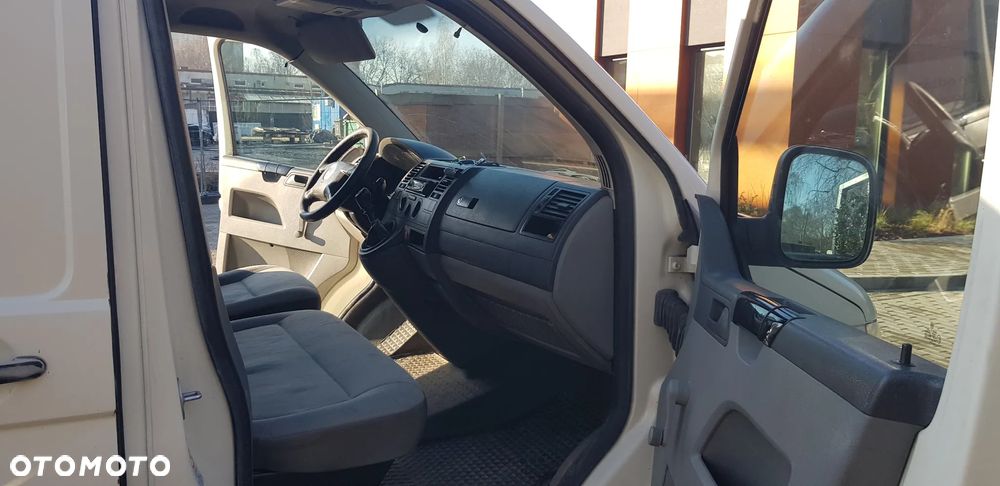 Volkswagen Transporter T5 - 16