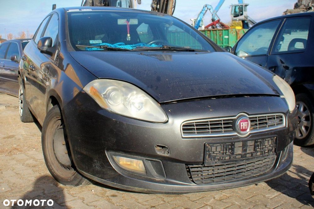 Fiat Bravo II 2007 1.9JTD 192A8000 5D (MASKA, ZDERZAK, LAMPA, BŁOTNIK, DRZWI, SZYBA, FOTEL) - 2