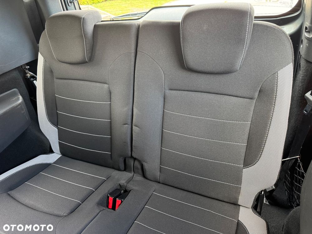 Dacia Lodgy dCi 110 Stepway Celebration - 22
