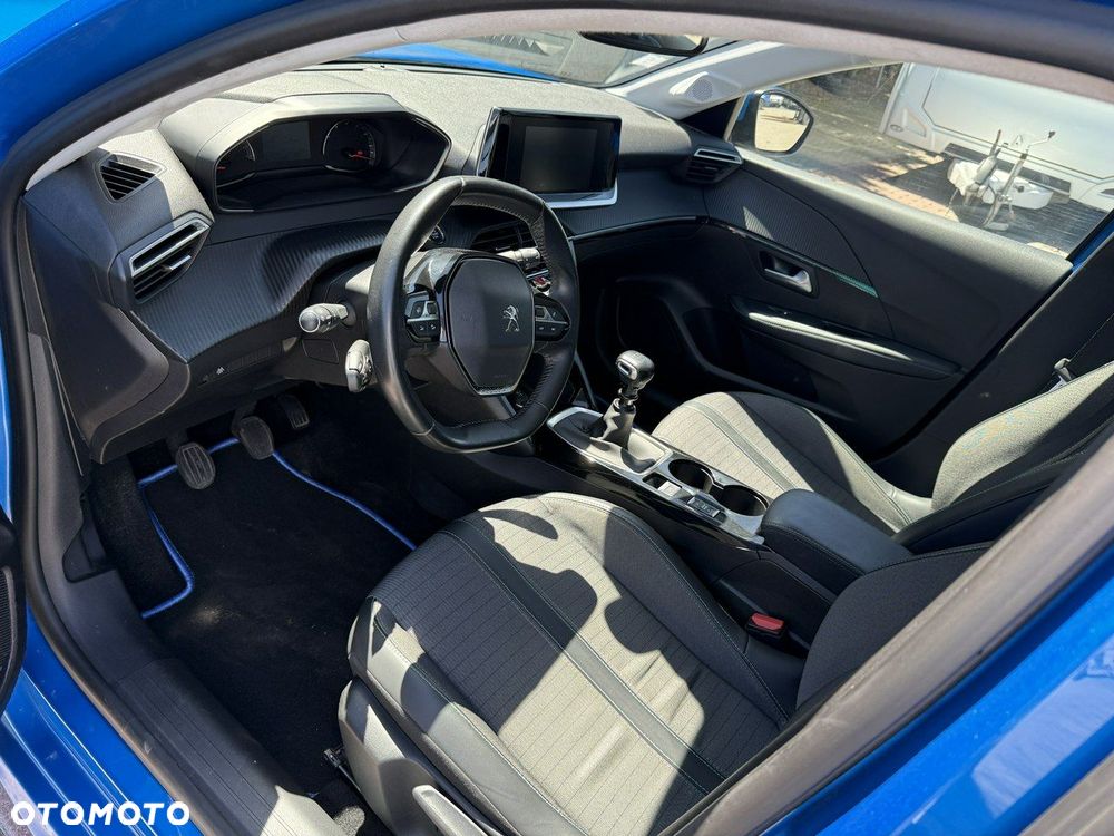 Peugeot 208 - 7