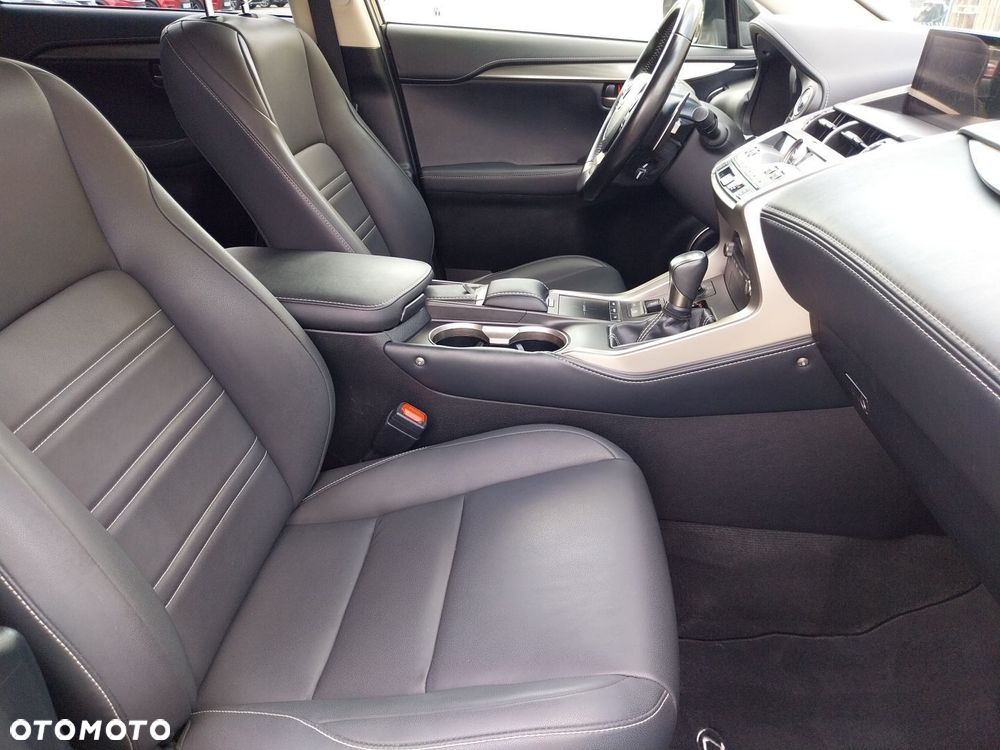 Lexus NX 300h F Impression AWD - 11