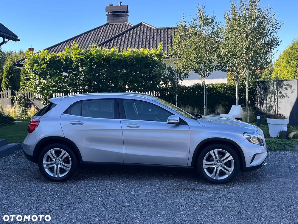 Mercedes-Benz GLA 180 - 6