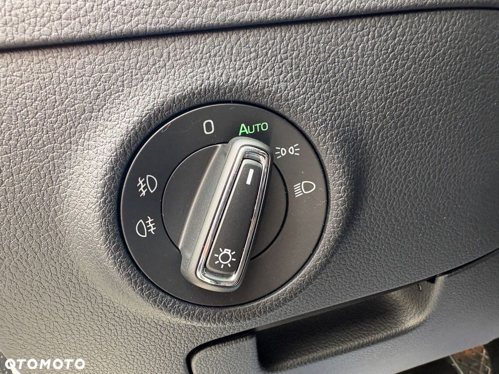 Skoda Superb 2.0 TDI Sportline - 18