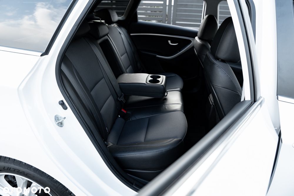 Hyundai i30 i30cw 1.6 Trend - 22