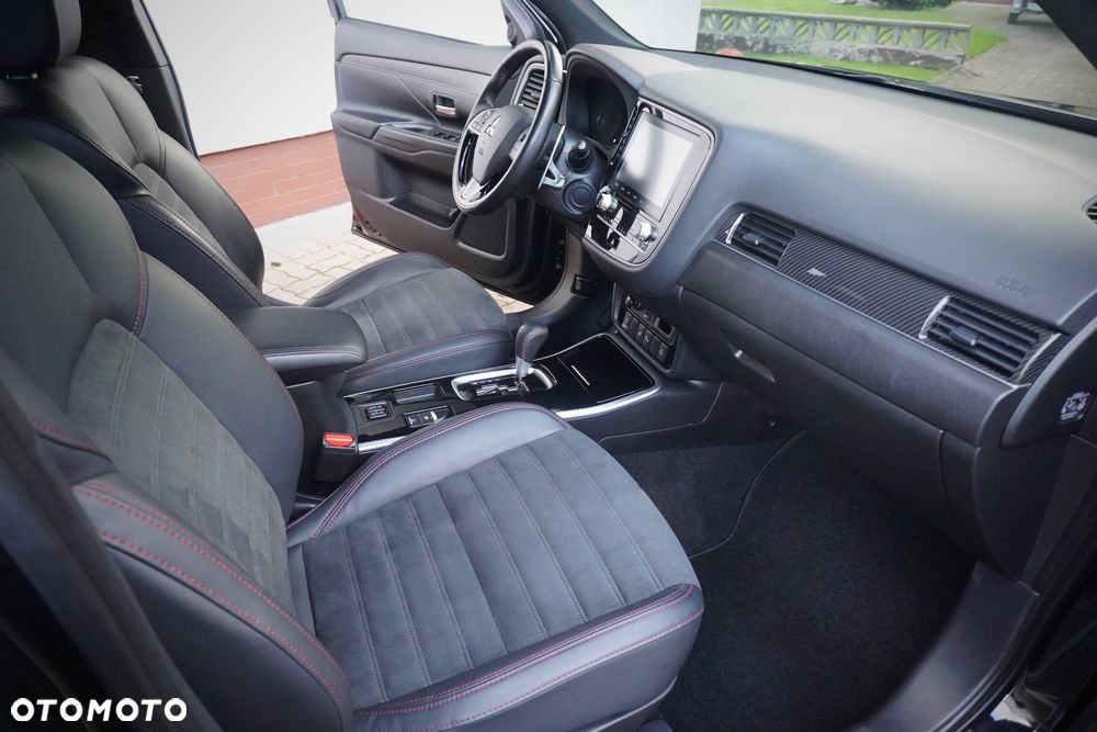 Mitsubishi Outlander 2020 photo 2