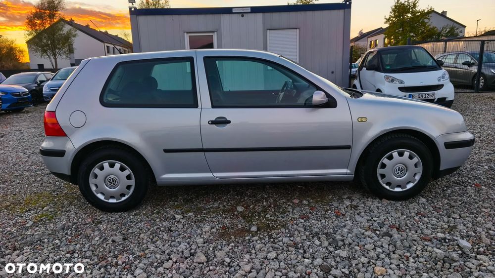 Volkswagen Golf - 6
