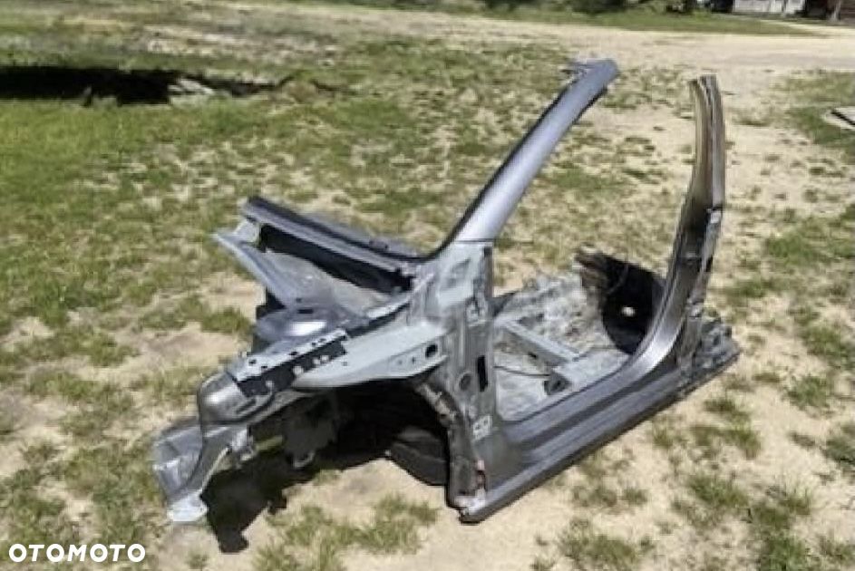 Opel Corsa F tył części karoserii - 6