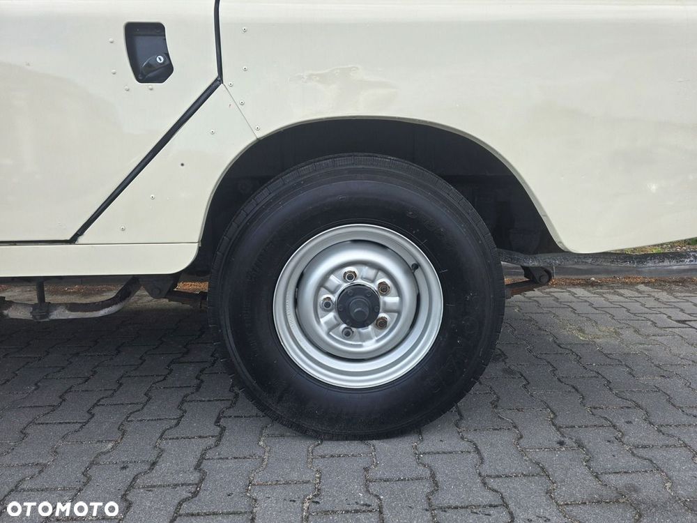 Land Rover Defender - 17