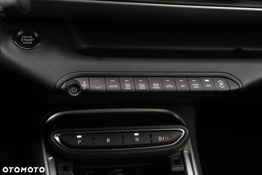 Jeep Avenger 1.2 T3 mHEV Altitude FWD eDCT6 - 23