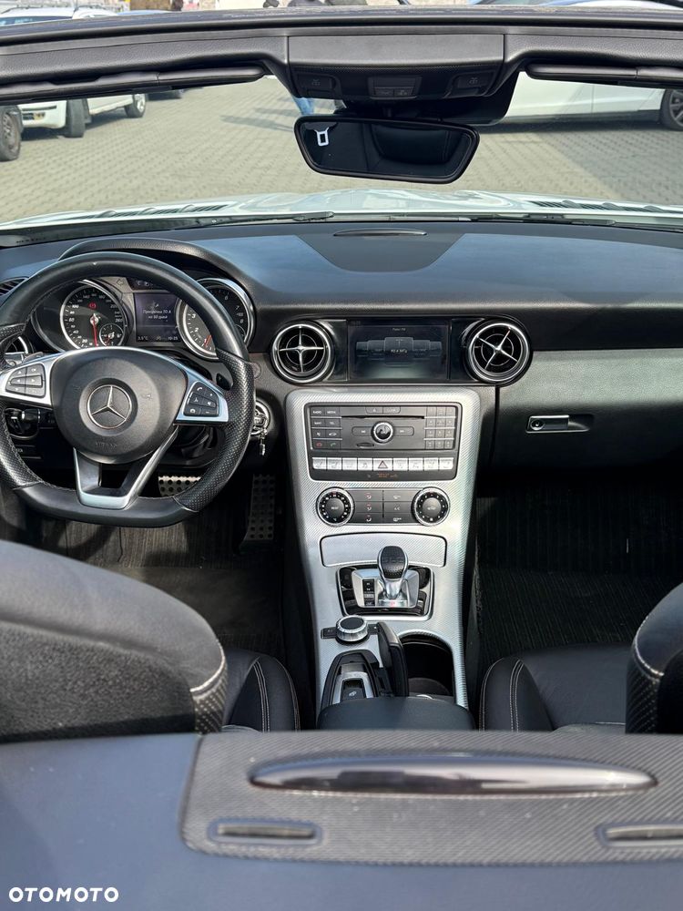 Mercedes-Benz SLC - 8