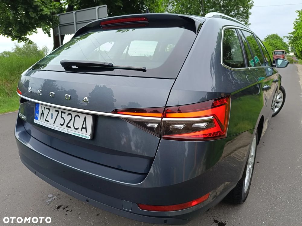 Skoda Superb 2.0 TDI Ambition DSG - 11