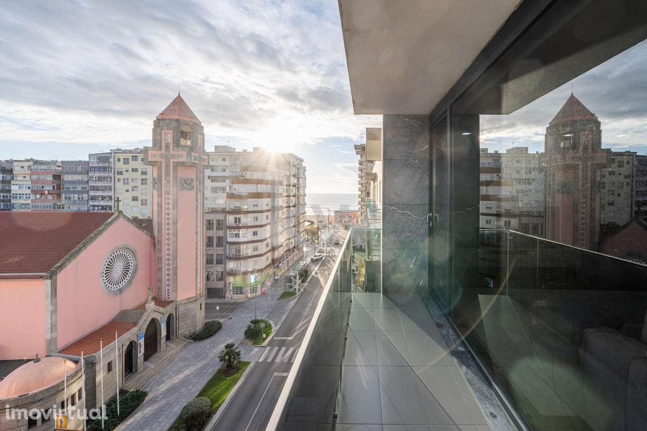 Fantástico apartamento T1 duplex remodelado e transformado em T4 - Grande imagem: 2/42