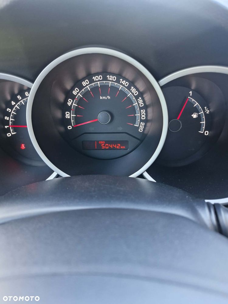 Kia Venga 1.4 M - 11