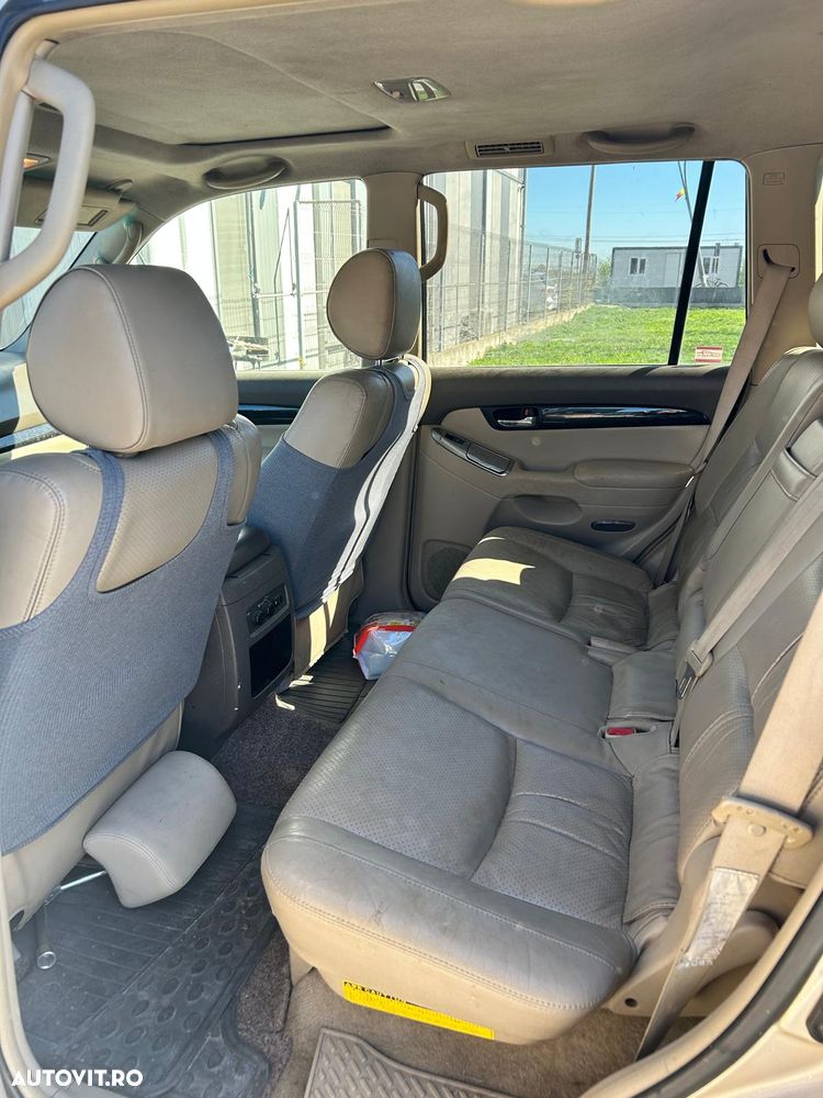 Toyota Land Cruiser - 3