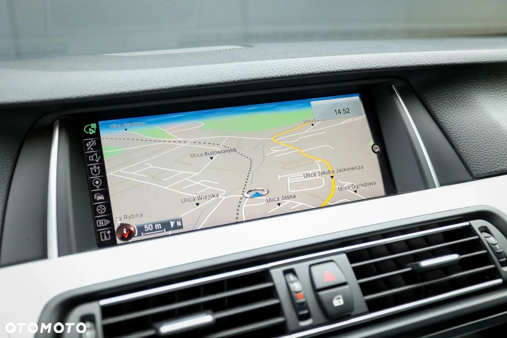 BMW Seria 5 520d M Sport - 29