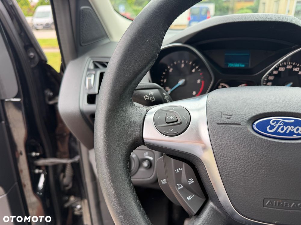 Ford Kuga - 24