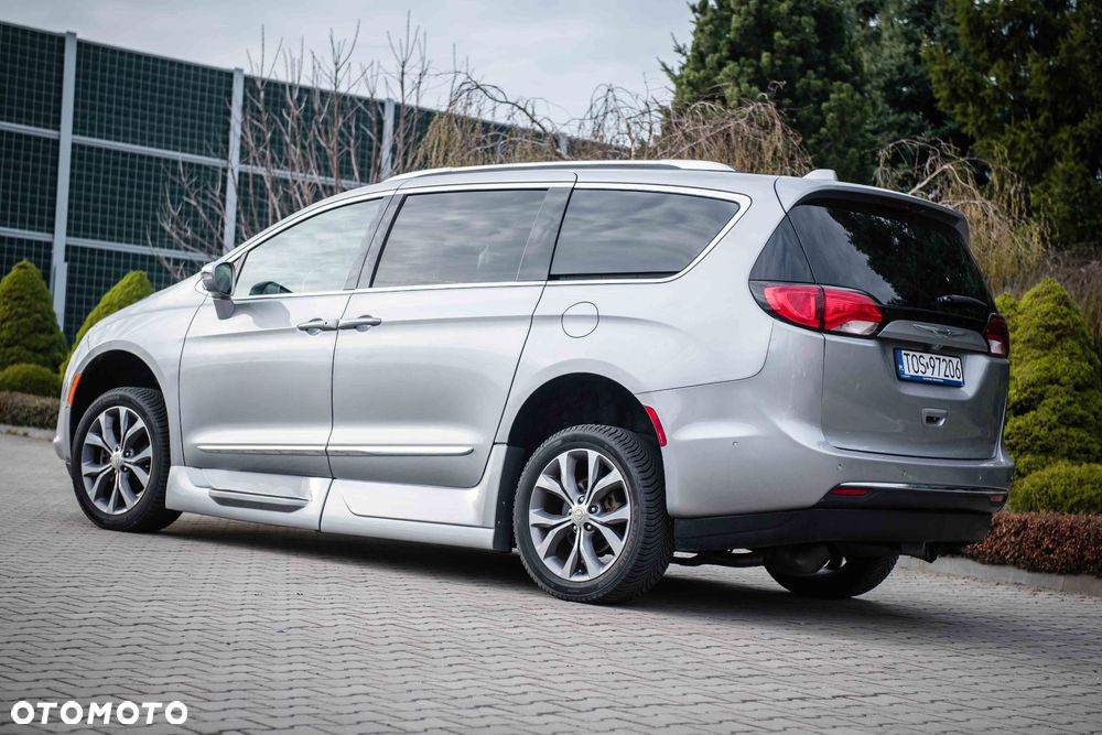 Chrysler Pacifica - 6