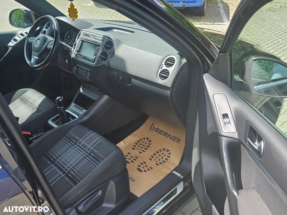 Volkswagen Tiguan 2.0 TDI DPF 4Motion BlueMotion Technology Lounge Sport & Style - 6