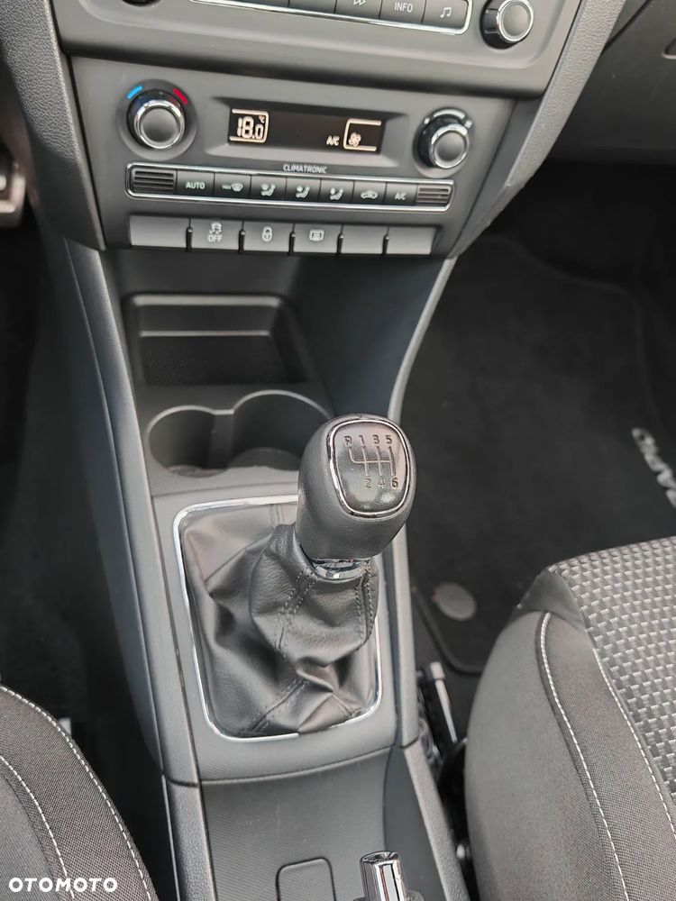 Skoda RAPID 1.2 TSI Style Plus - 30