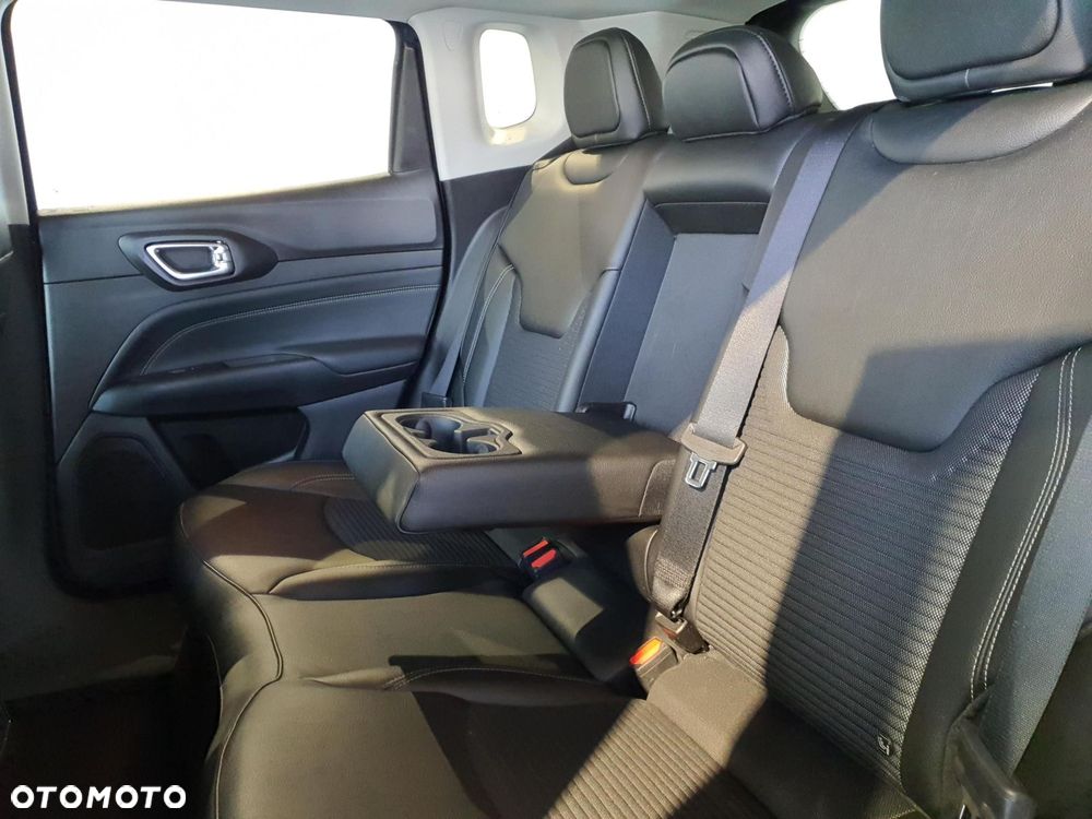 Jeep Compass - 23