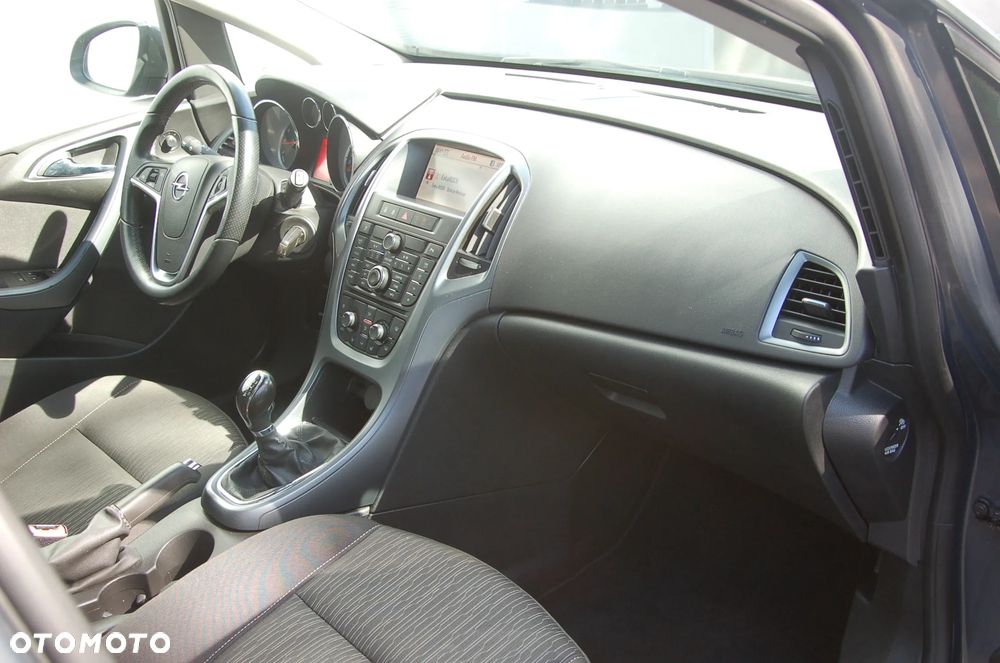Opel Astra 1.4 T Enjoy S&S - 22
