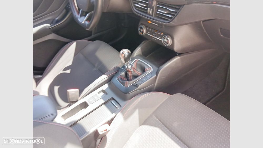 Ford Focus SW 1.0 EcoBoost MHEV ST-Line - 23