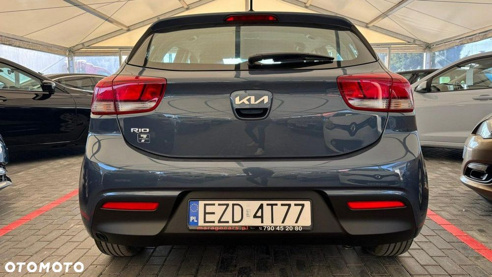 Kia Rio - 12