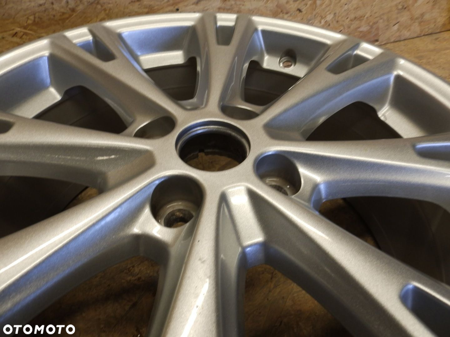 FELGA FORD FOCUS FIESTA C-MAX 7Jx17H2 ET47.5 4x108 - 3