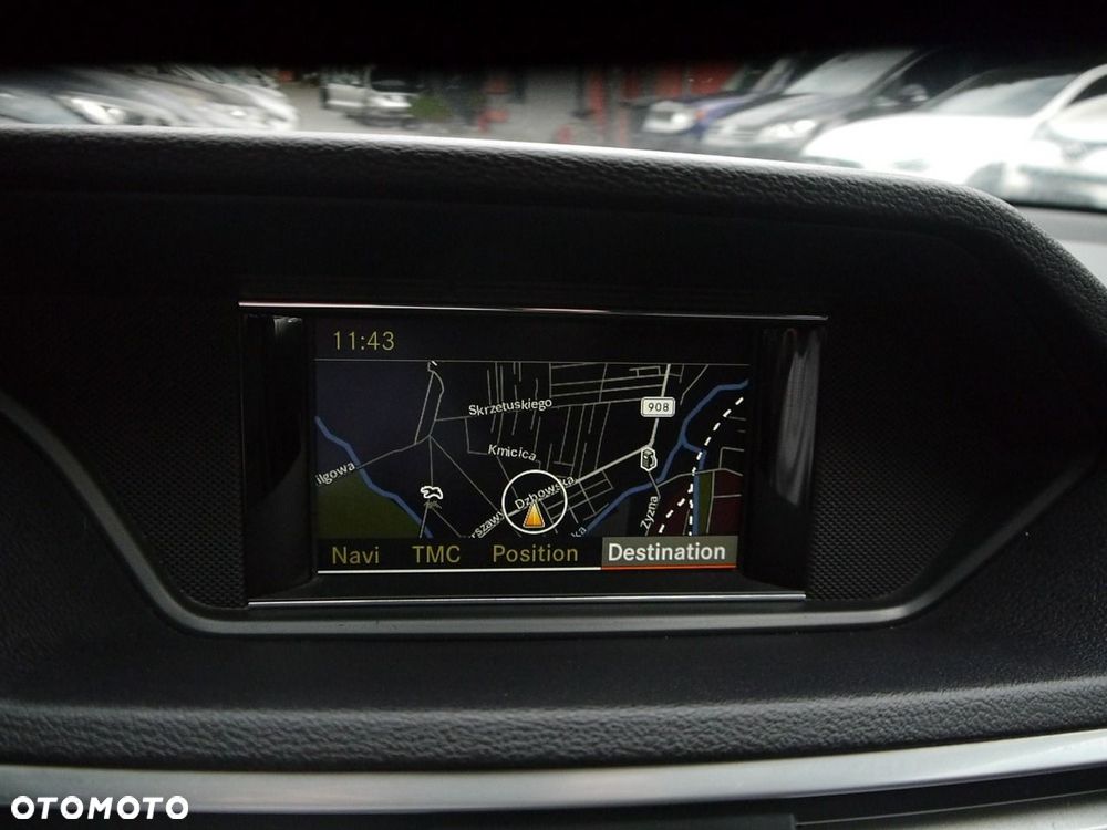 Mercedes-Benz Klasa E 200 CGI BlueEFFICIENCY 7G-TRONIC Avantgarde - 27