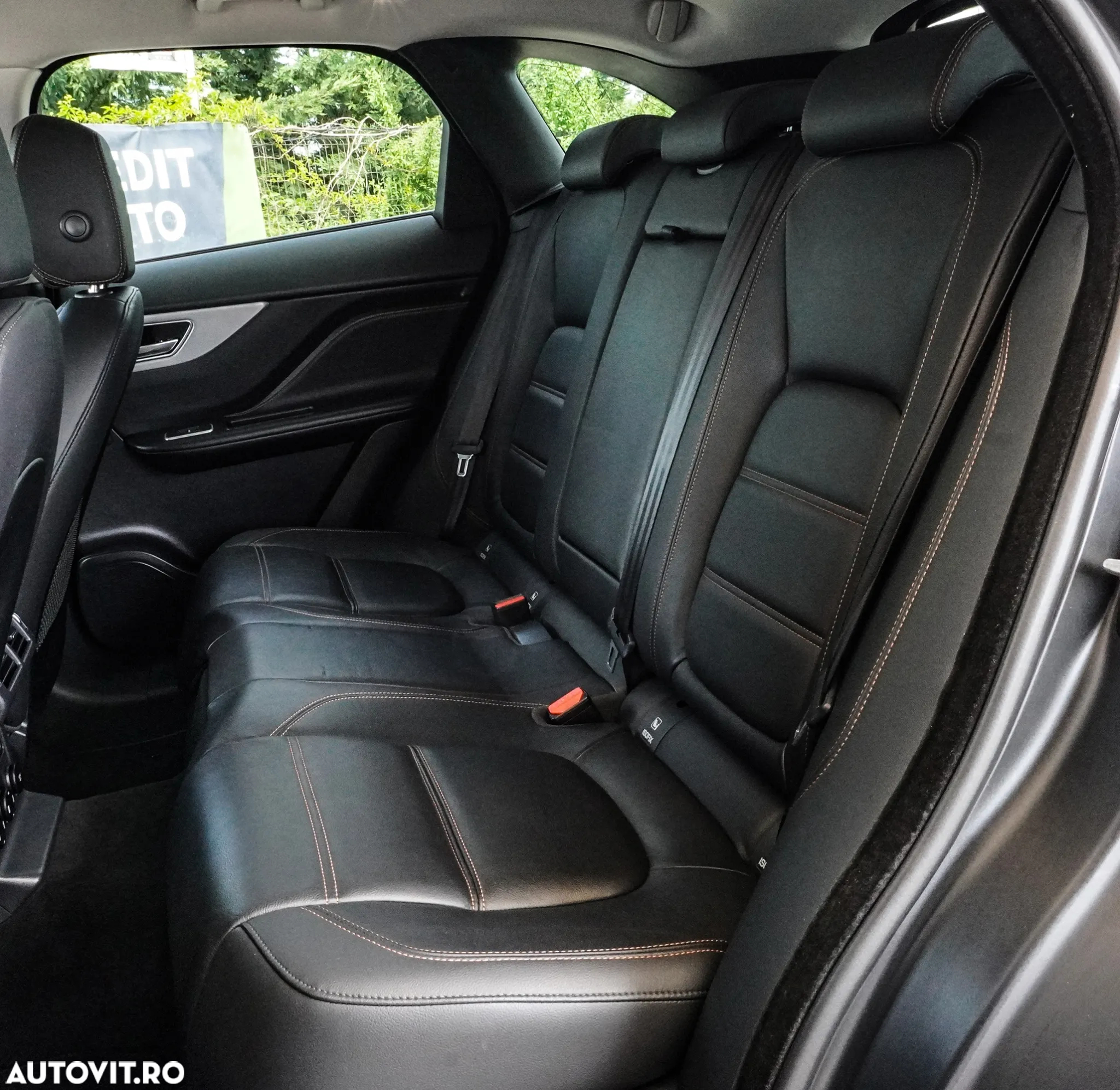 Jaguar F-Pace 20d AWD Prestige - 16