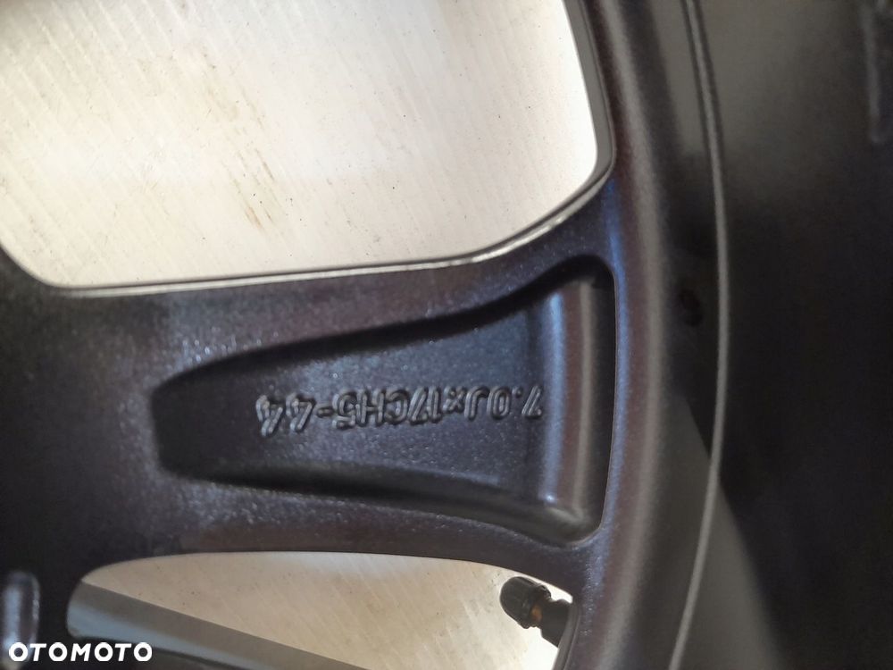 Felga aluminiowa Renault 7.0" x 17" 5x114.3 ET 44 - 4