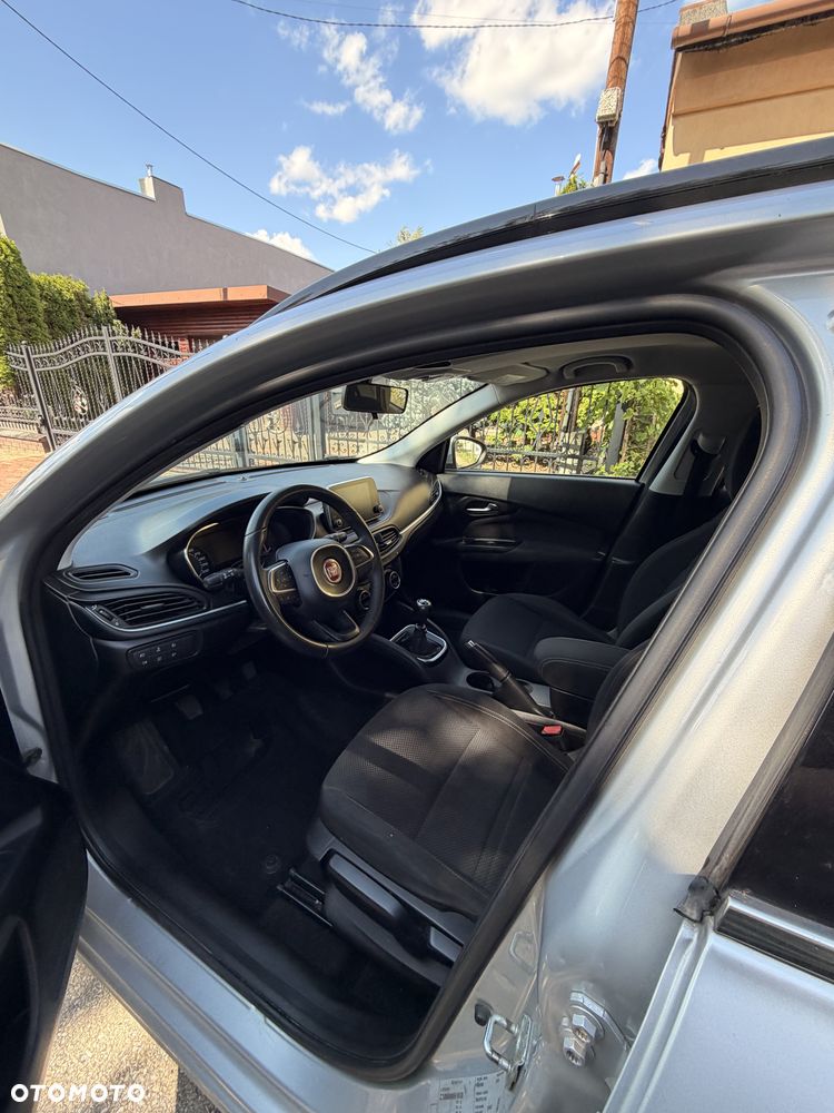Fiat Tipo 1.4 T-Jet 16v Lounge - 16