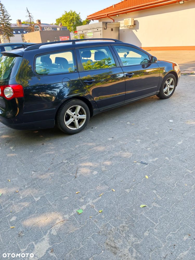 Volkswagen Passat 2.0 TDI Individual - 8