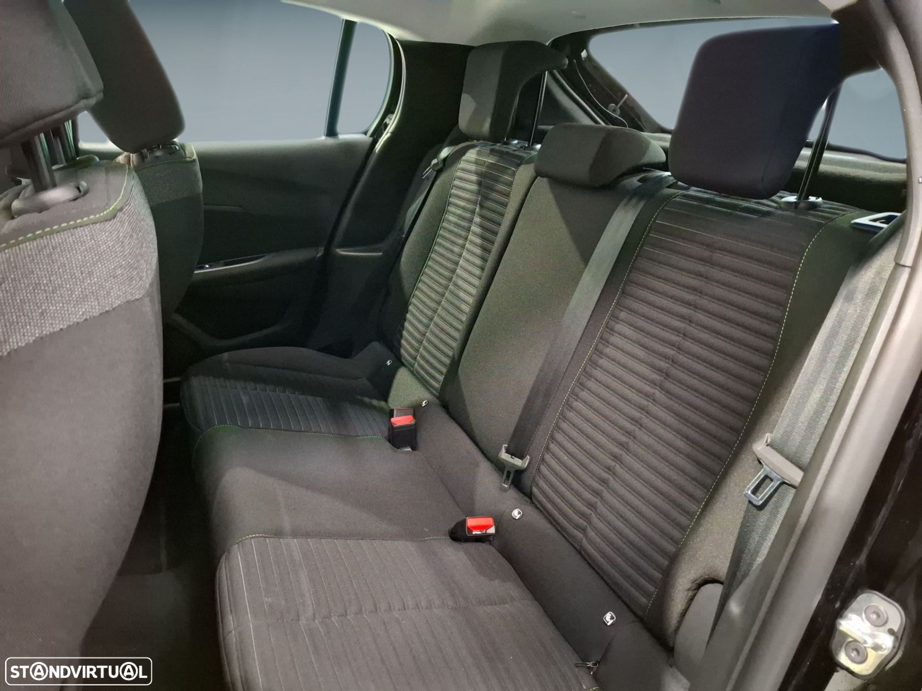 Peugeot 208 1.2 PureTech Active - 12