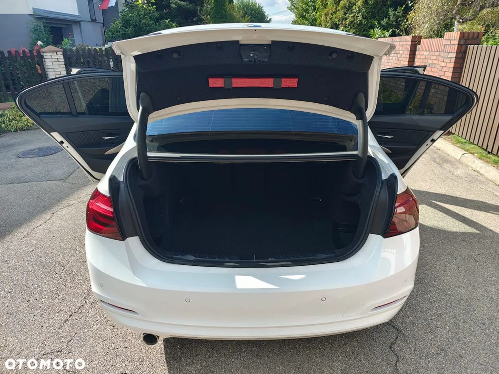 BMW Seria 3 318d Advantage - 11