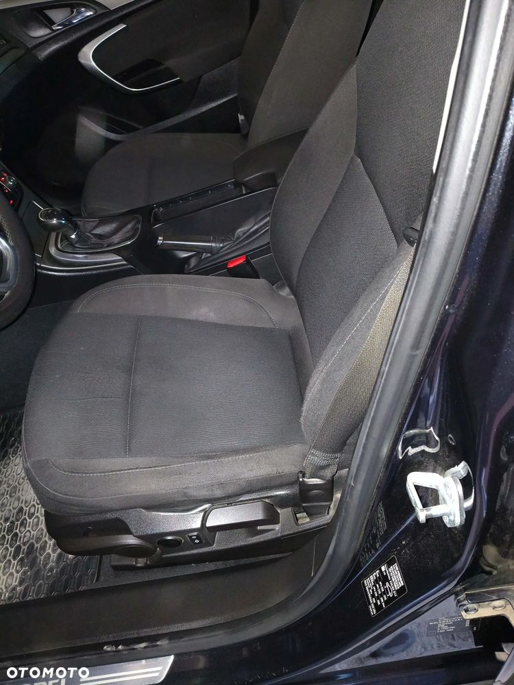 Opel Insignia 1.8 - 10