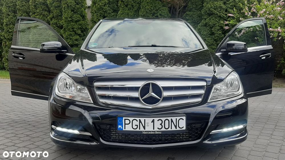 Mercedes-Benz Klasa C 180 CGI BlueEFFICIENCY Avantgarde - 17