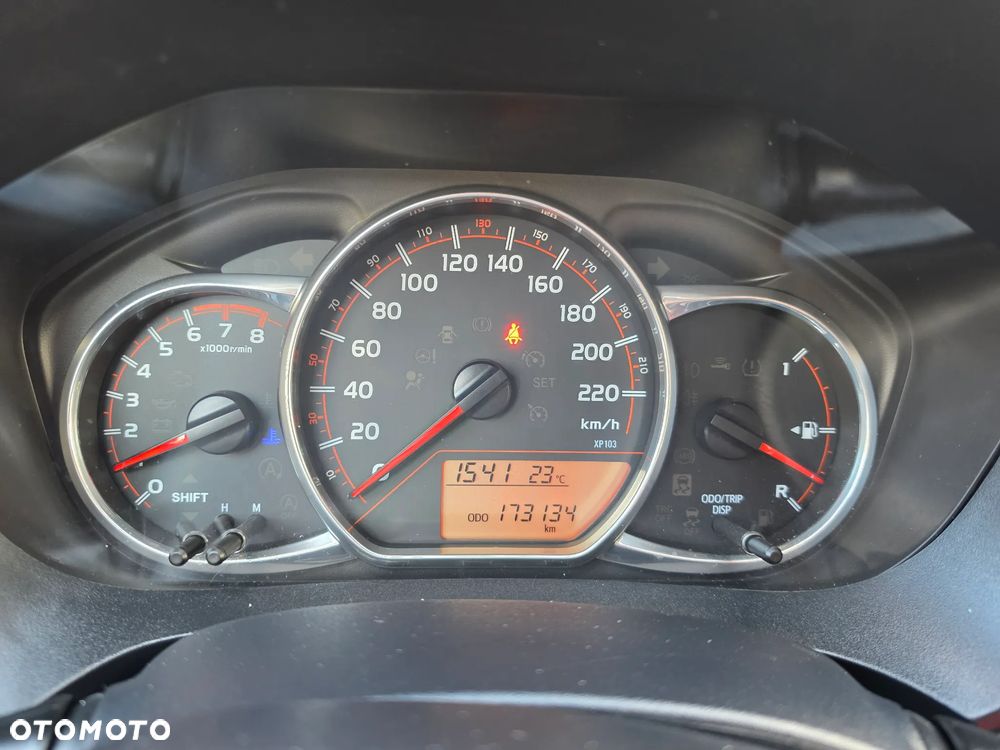 Toyota Yaris 1.33 VVT-i Executive - 5