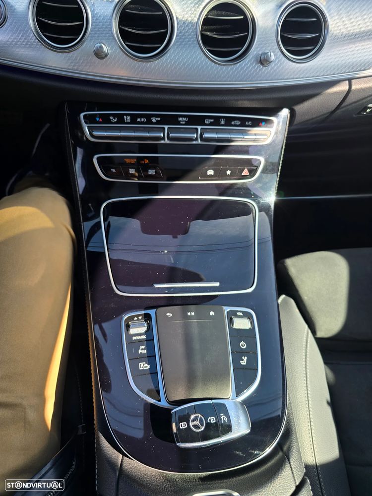 Mercedes-Benz E 300 de 4Matic 9G-TRONIC AMG Line - 25