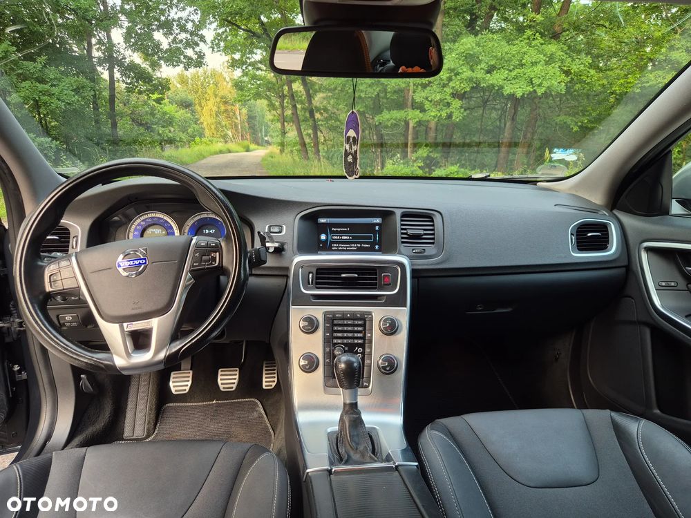 Volvo S60 D2 R-Design - 21