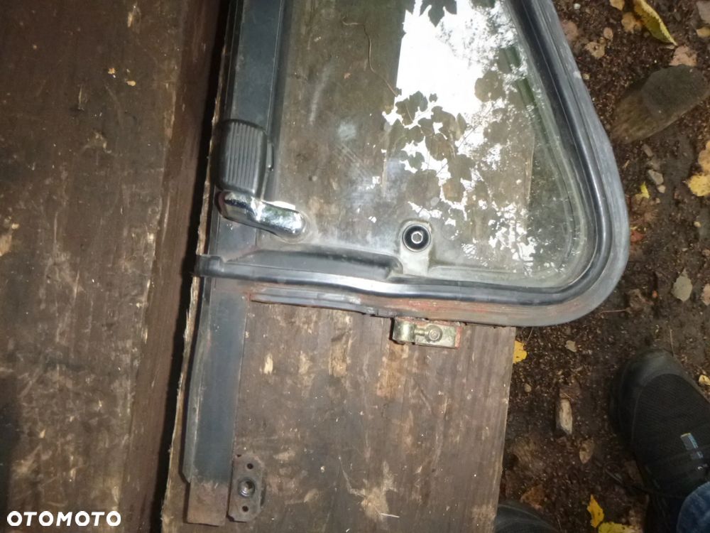 SZYBKA TRÓJKĄTNA UCHYLNA VW LT 1 77-95 LEWA - 3