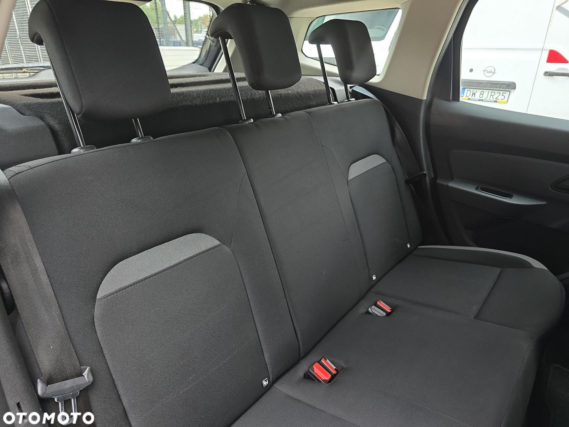 Dacia Duster 1.6 SCe Access - 11
