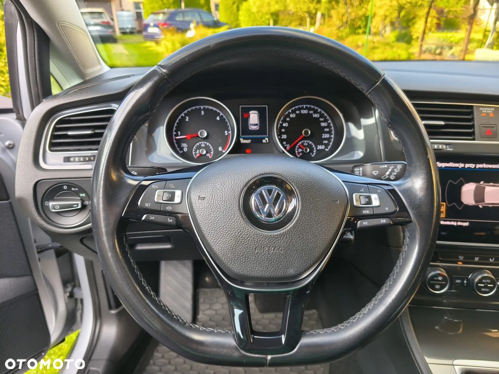 Volkswagen Golf - 31