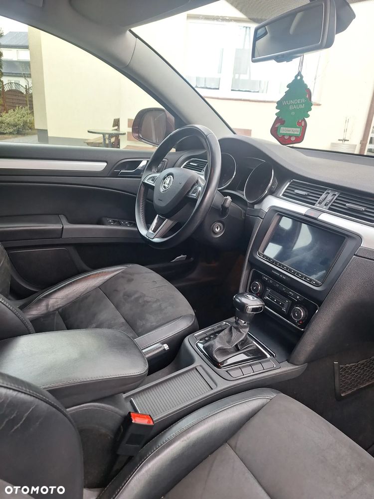 Skoda Superb 2.0 TDI DSG Ambition - 17